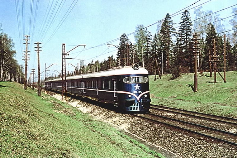 Malino. Moscow-St.Peterburg (MOCKBA:)-Leningrad:)). 1952. Photo A.Bernshtein. from http://rt200.narod.ru/dp.html